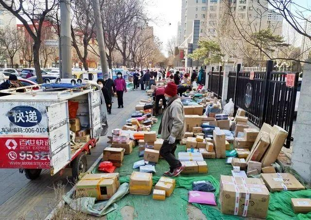 李克強主持召開國務(wù)院常務(wù)會議,保障交通物流暢通