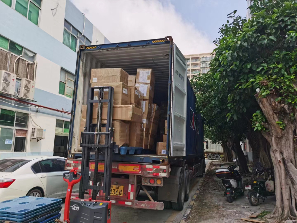 兩家工廠的貨可以一起報關嗎?